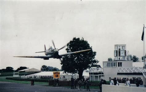 Spitfire Low Pass at Goodwood 1998 .